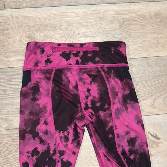 Lululemon Pace Revival Crop Pink and Black Patterned Leggings - Picture 9 of 16